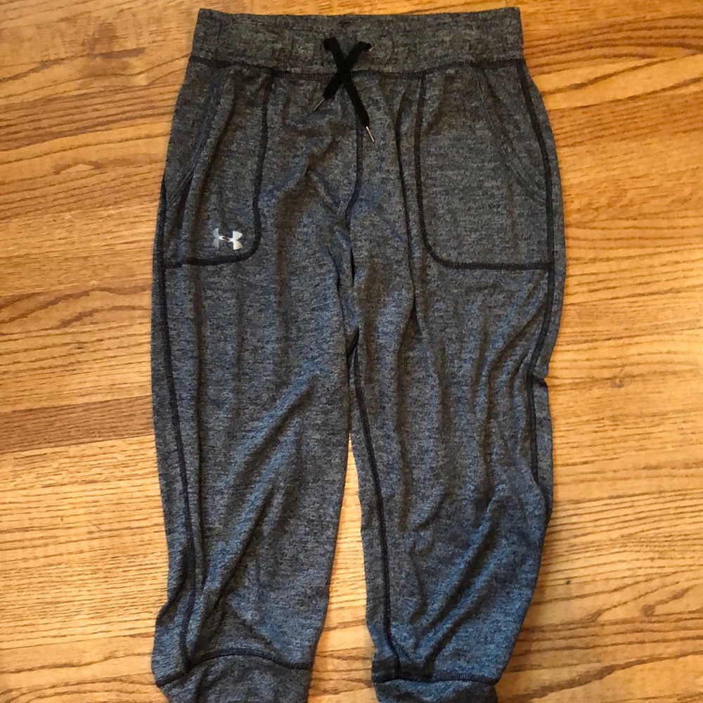 Under amour capris